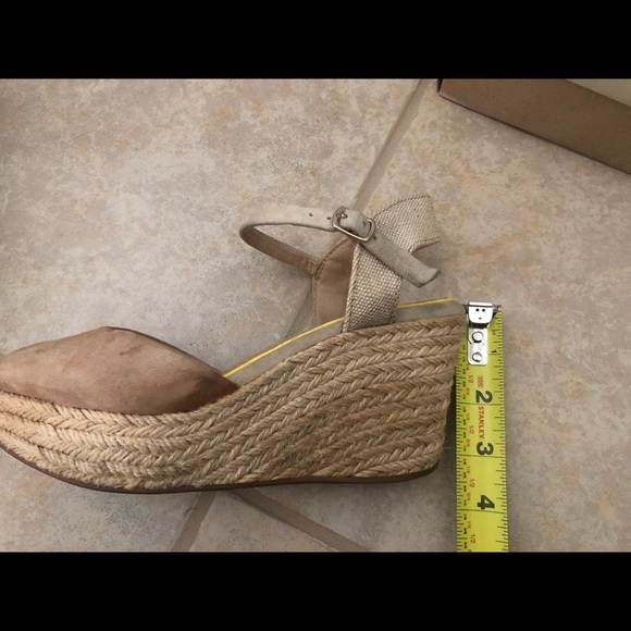 Splendid Wedges - Picture 4 of 6